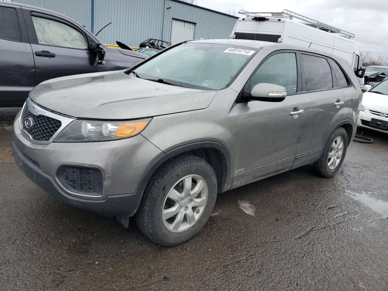 KIA SORENTO 2011 5xyktca12bg009305