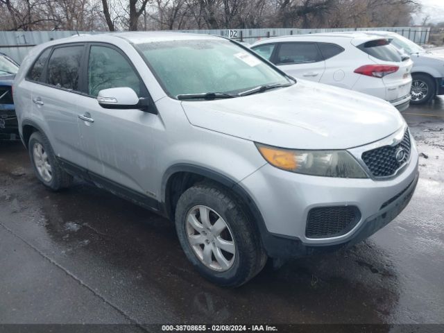 KIA SORENTO 2011 5xyktca12bg023348