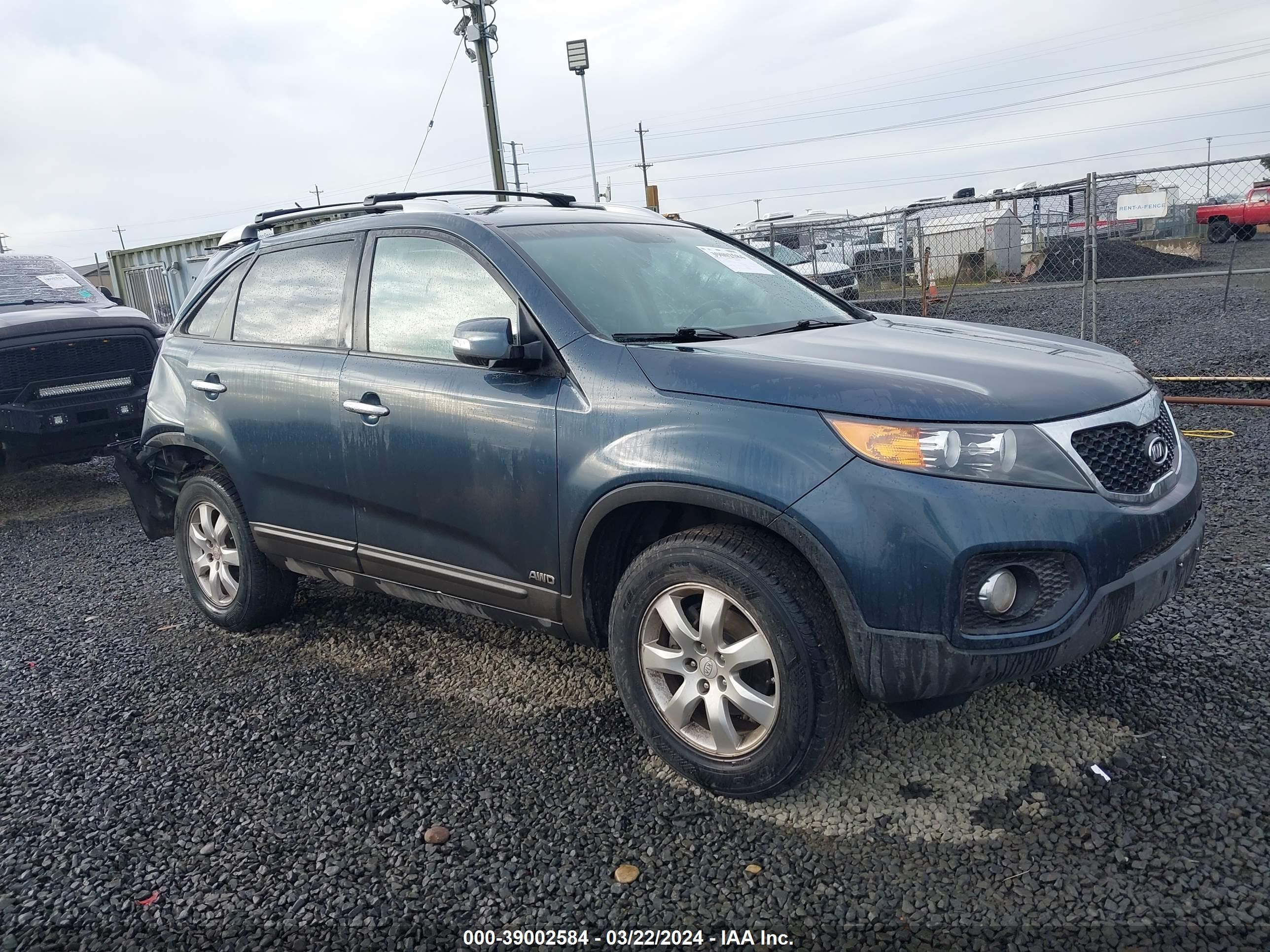 KIA SORENTO 2011 5xyktca12bg033071