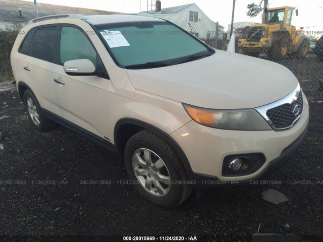 KIA SORENTO 2011 5xyktca12bg091102