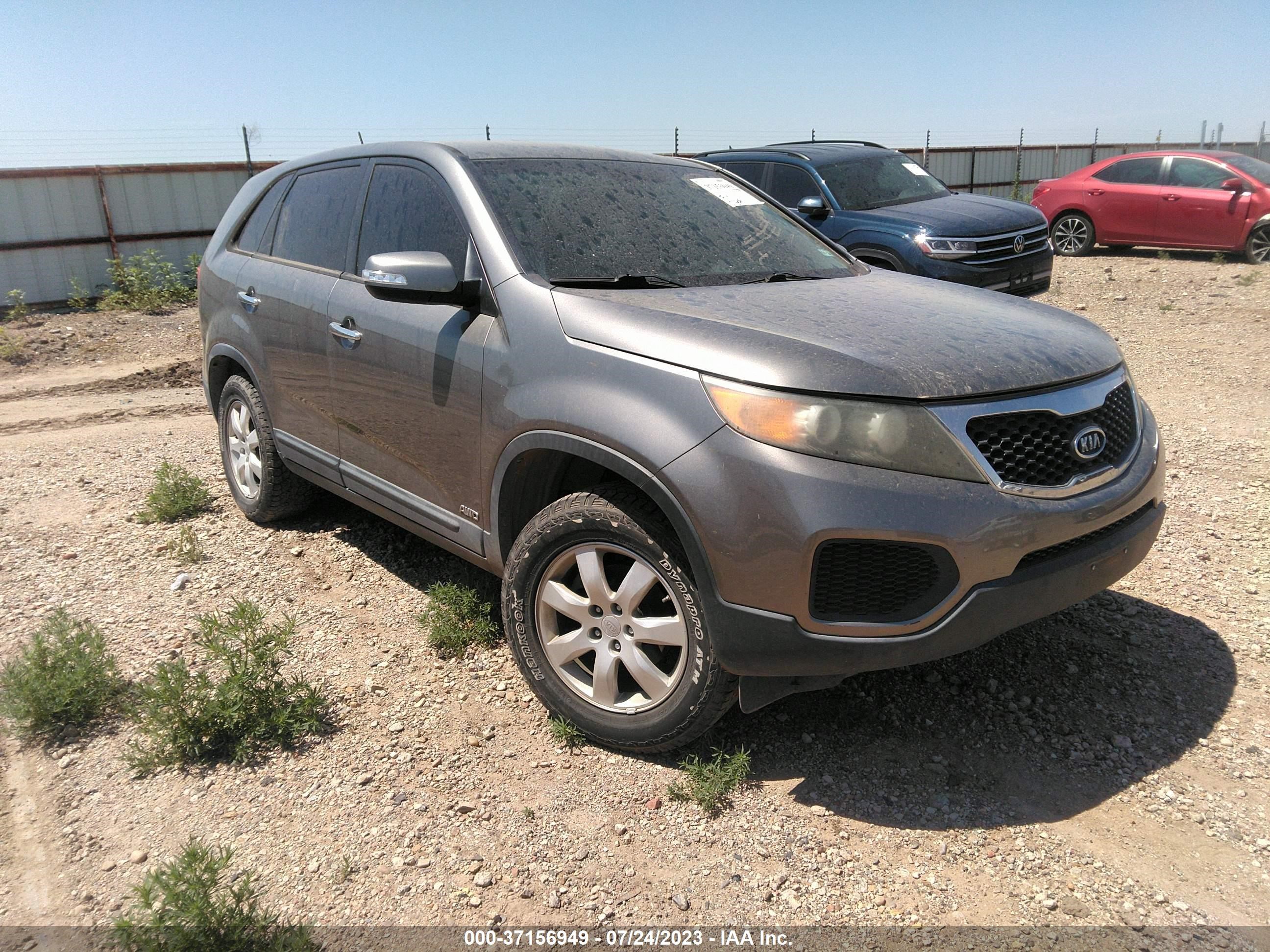 KIA SORENTO 2011 5xyktca14bg009130