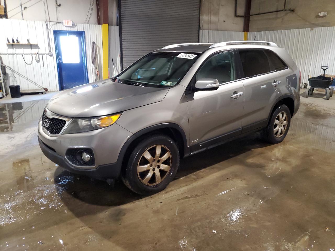 KIA SORENTO 2011 5xyktca1xbg029625