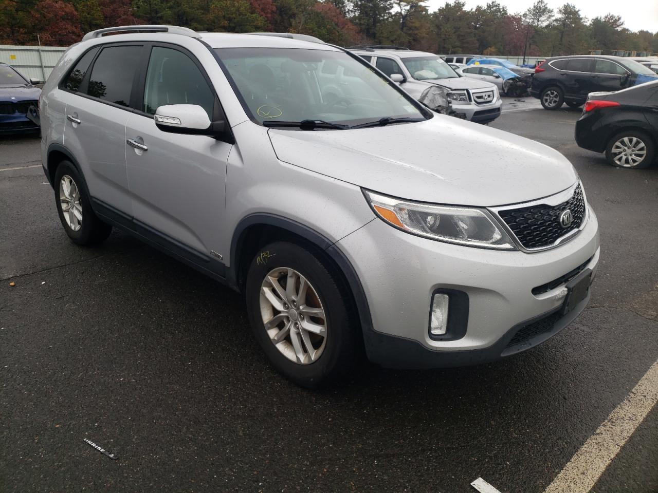 KIA SORENTO 2015 5xyktca63fg612412