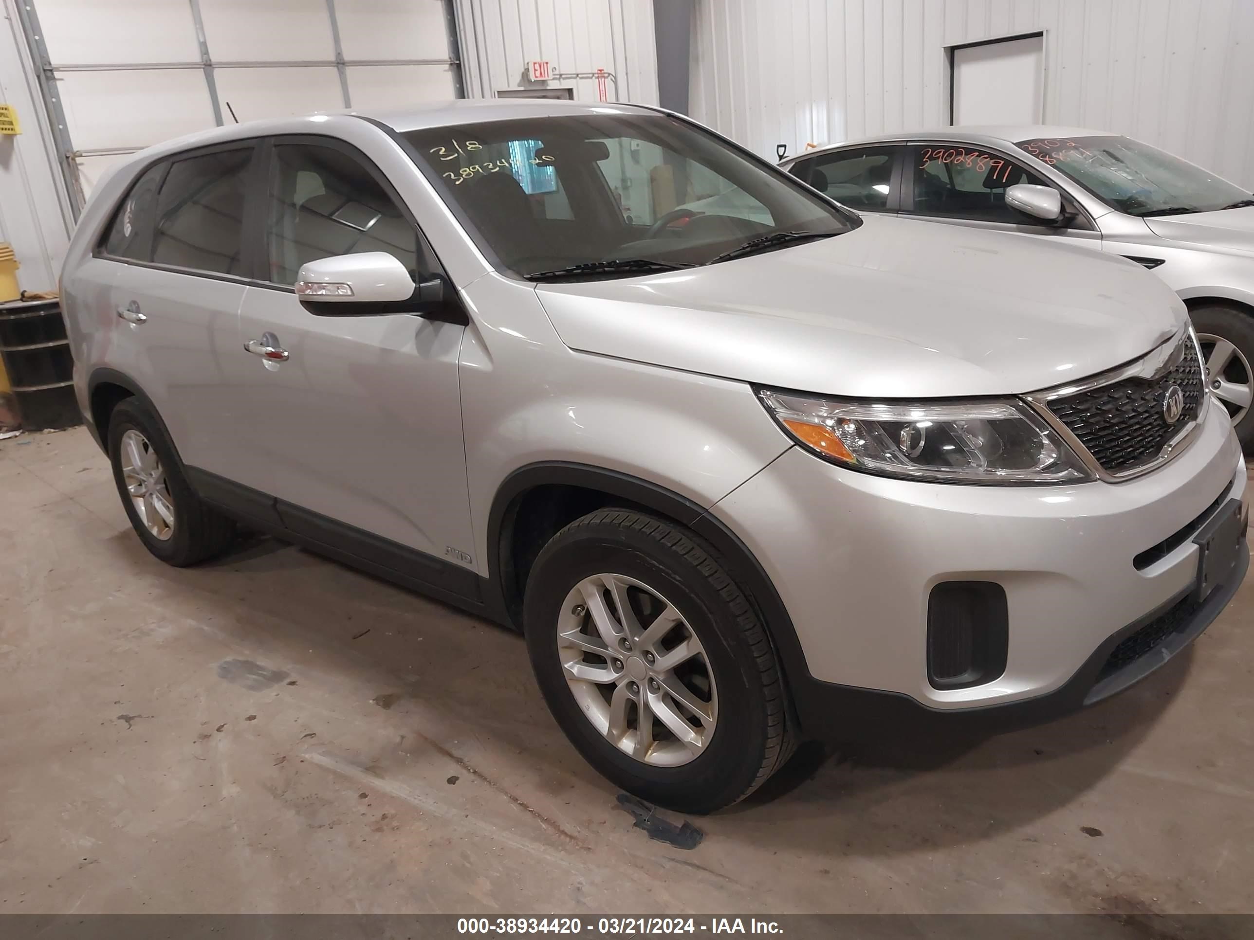 KIA SORENTO 2014 5xyktca64eg464317