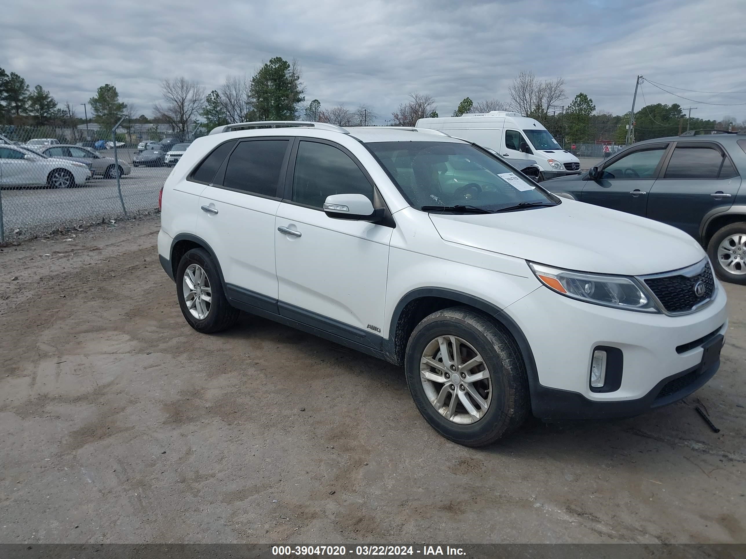 KIA SORENTO 2014 5xyktca67eg497067