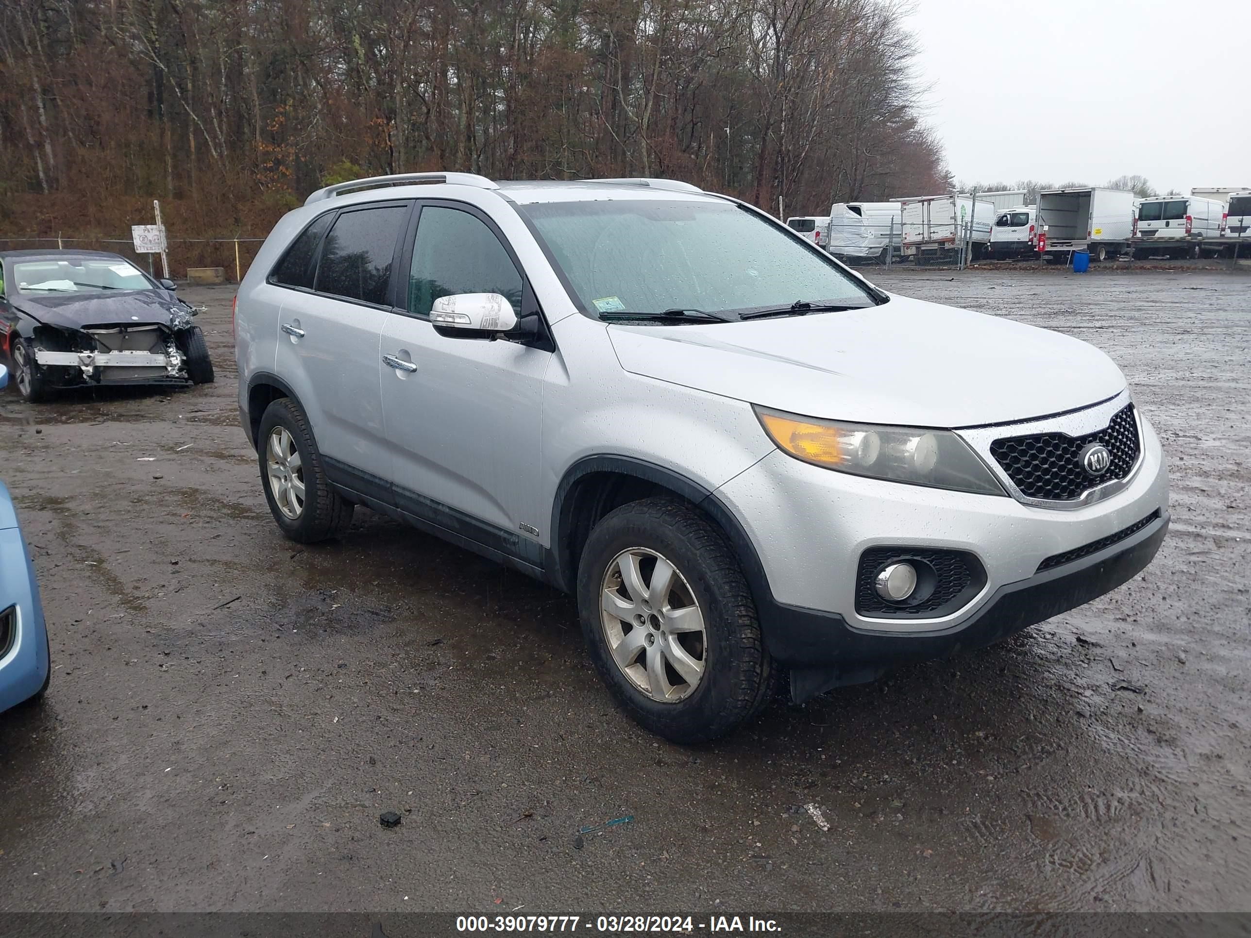 KIA SORENTO 2011 5xyktda13bg029892