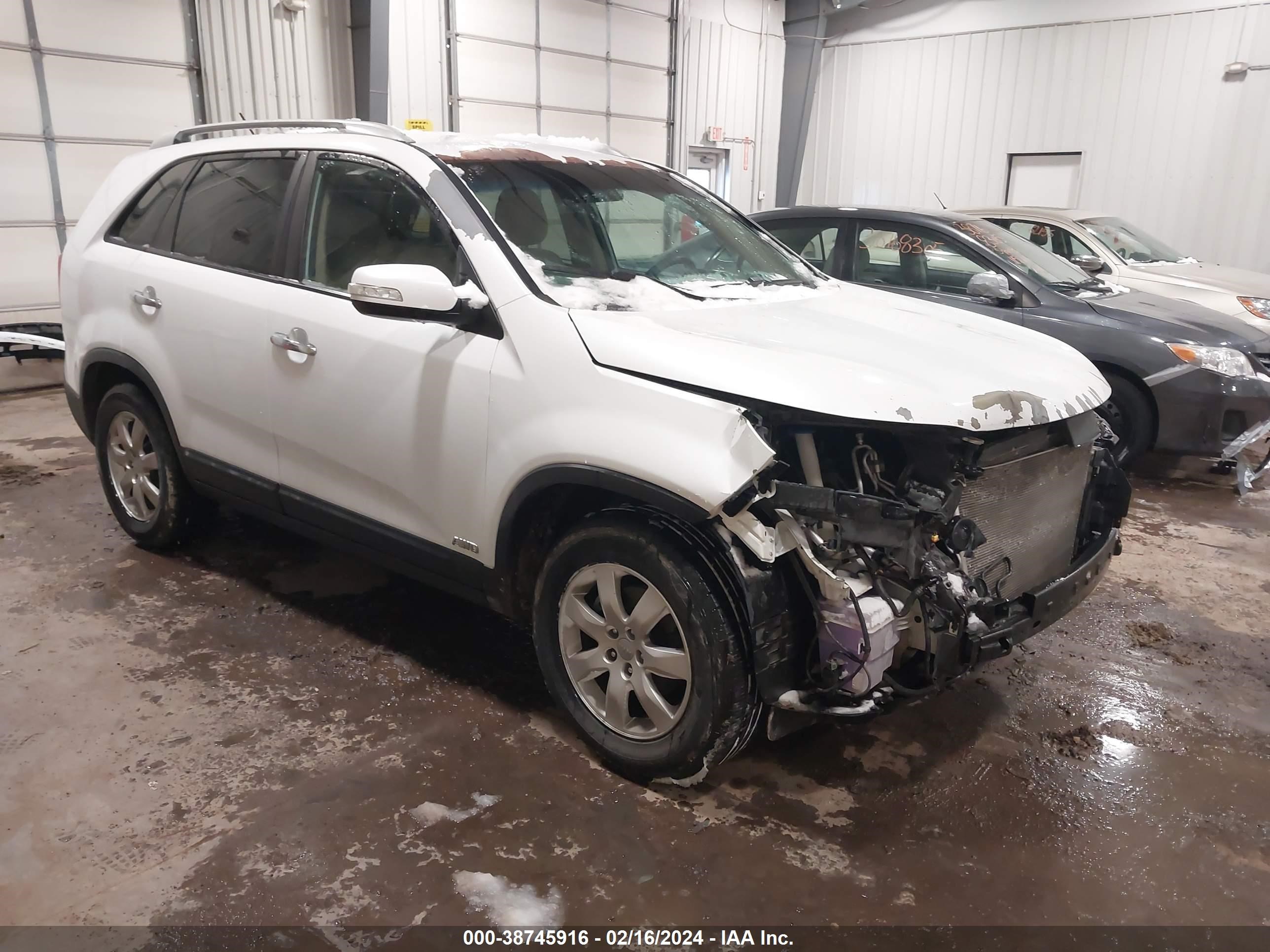 KIA SORENTO 2013 5xyktda24dg328142