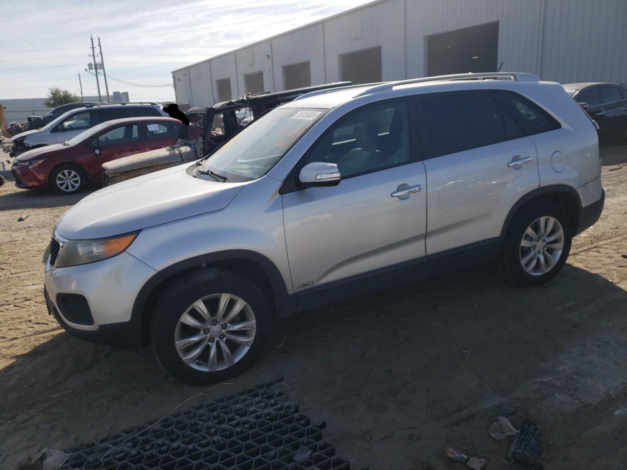 KIA SORENTO 2011 5xyktda25bg050445