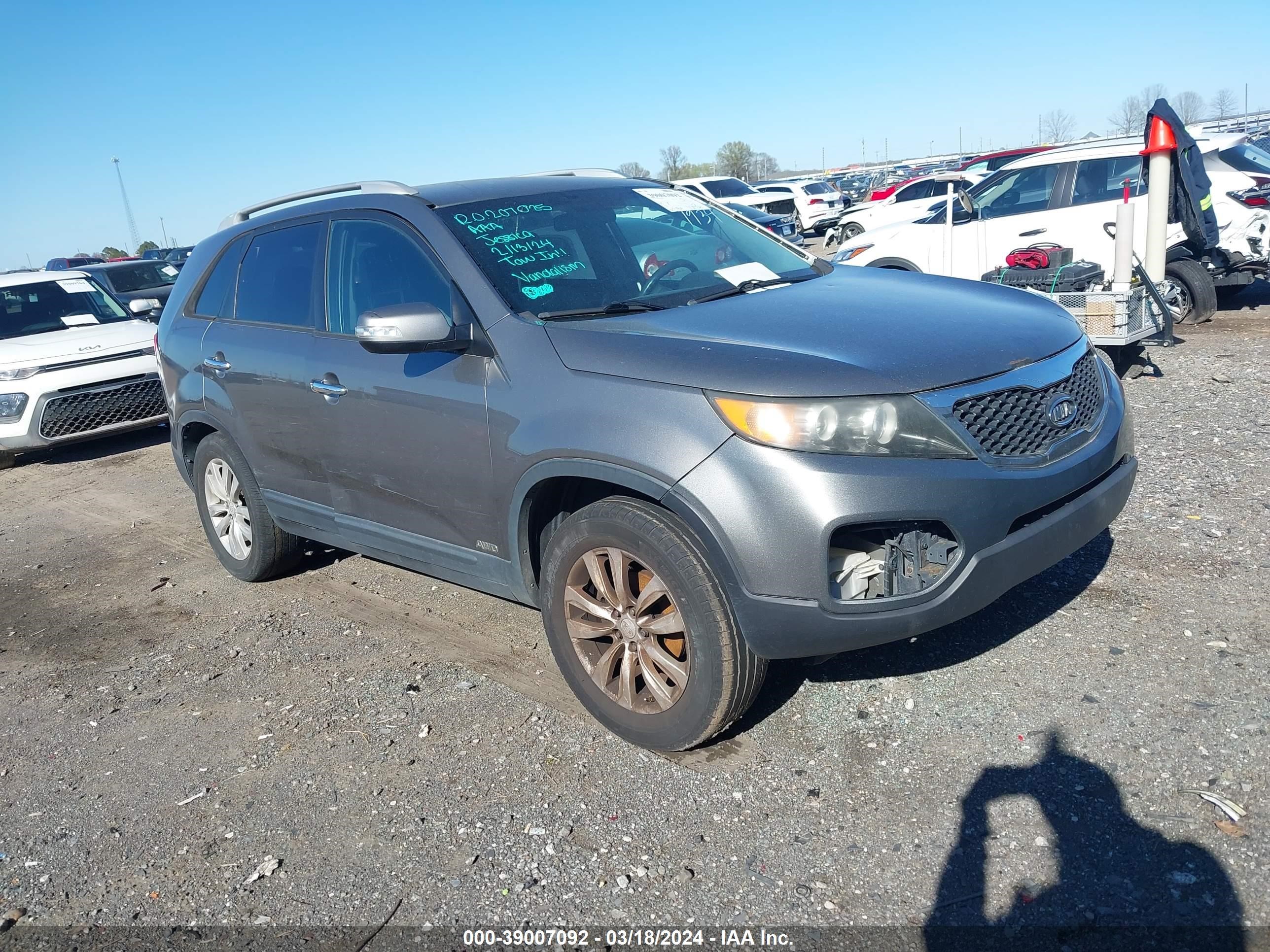 KIA SORENTO 2011 5xyktda27bg106451