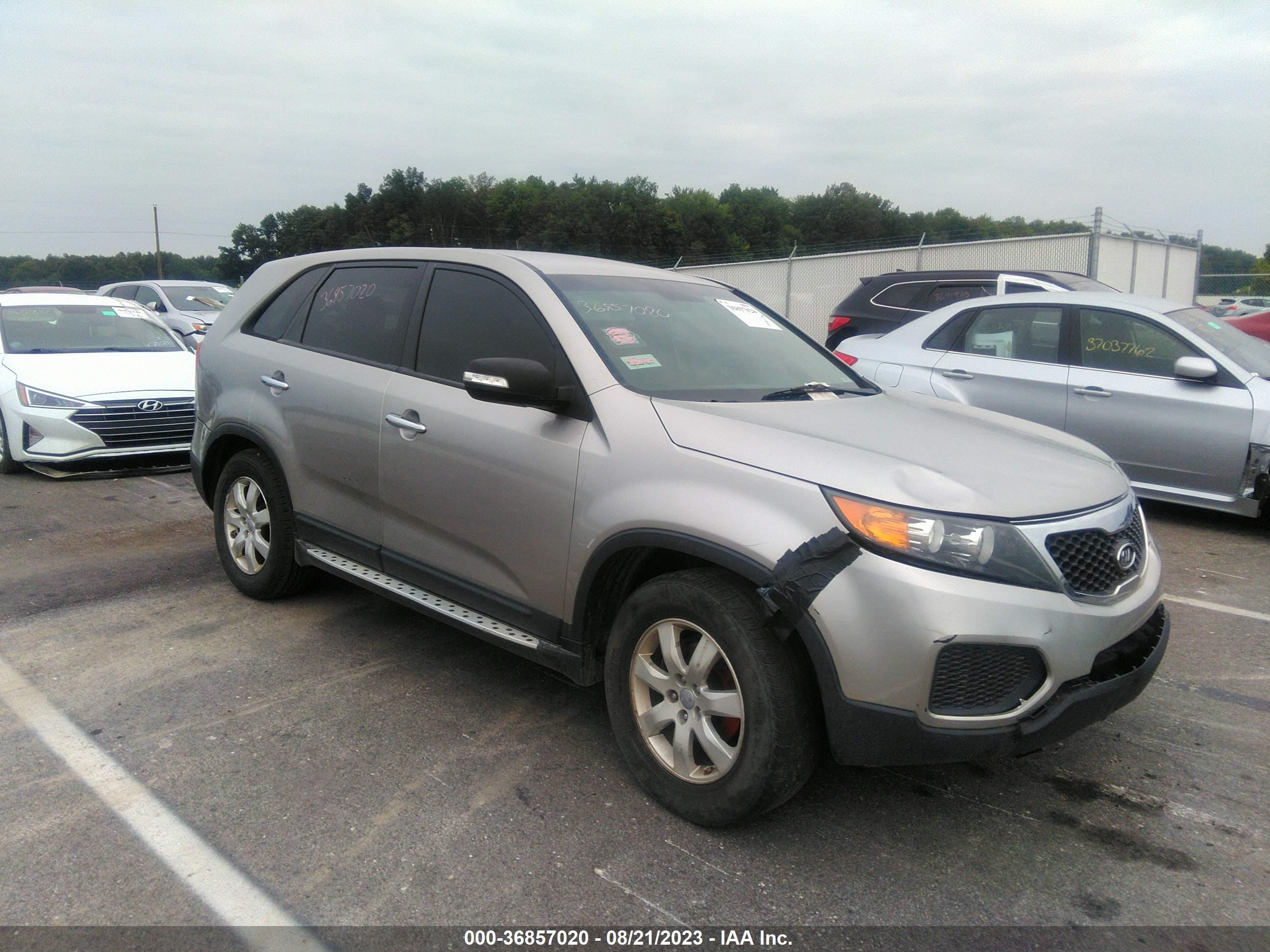 KIA SORENTO 2013 5xyktda69dg345263