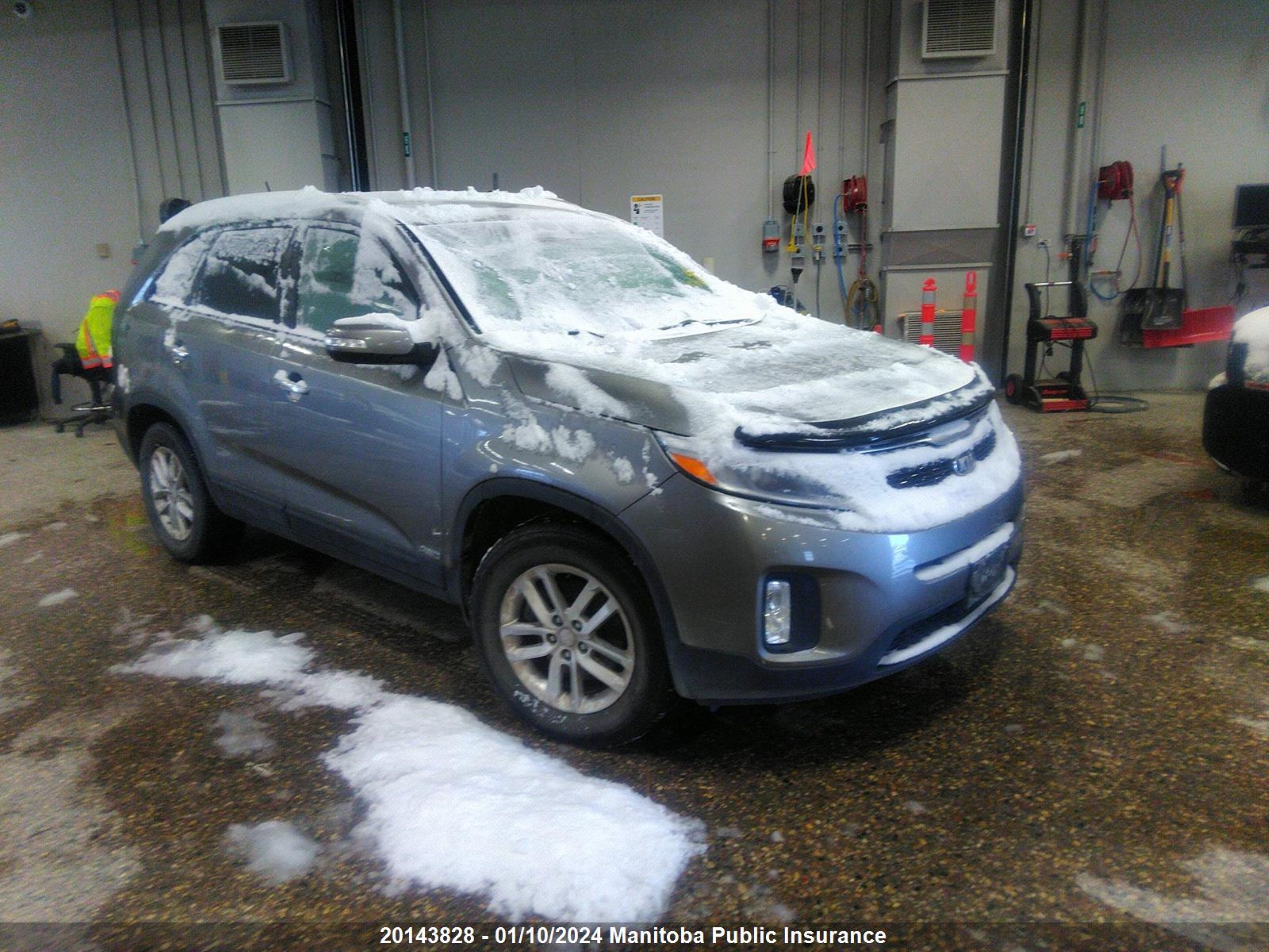 KIA SORENTO 2014 5xyktda73eg458331