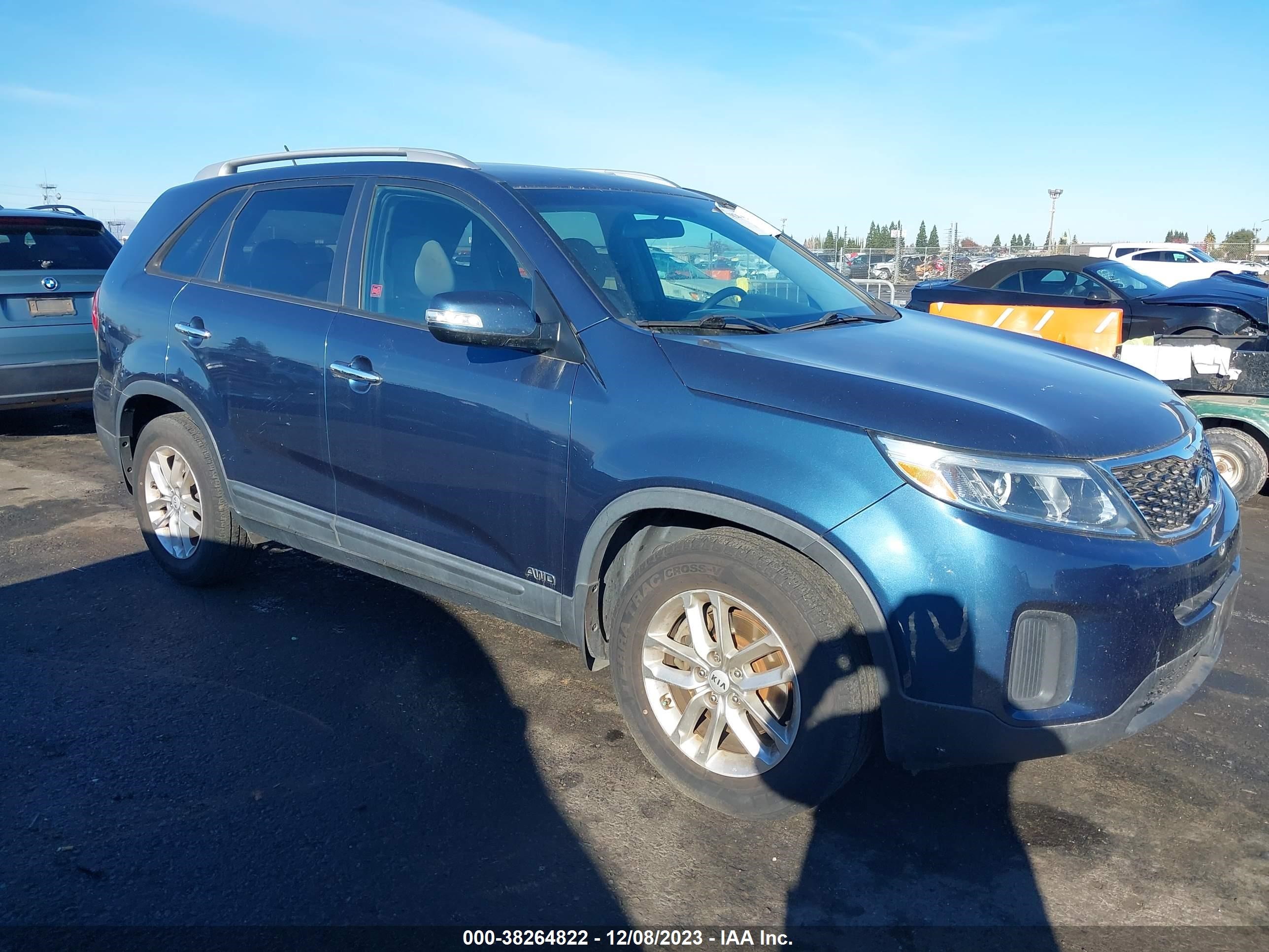 KIA SORENTO 2014 5xyktda78eg537431