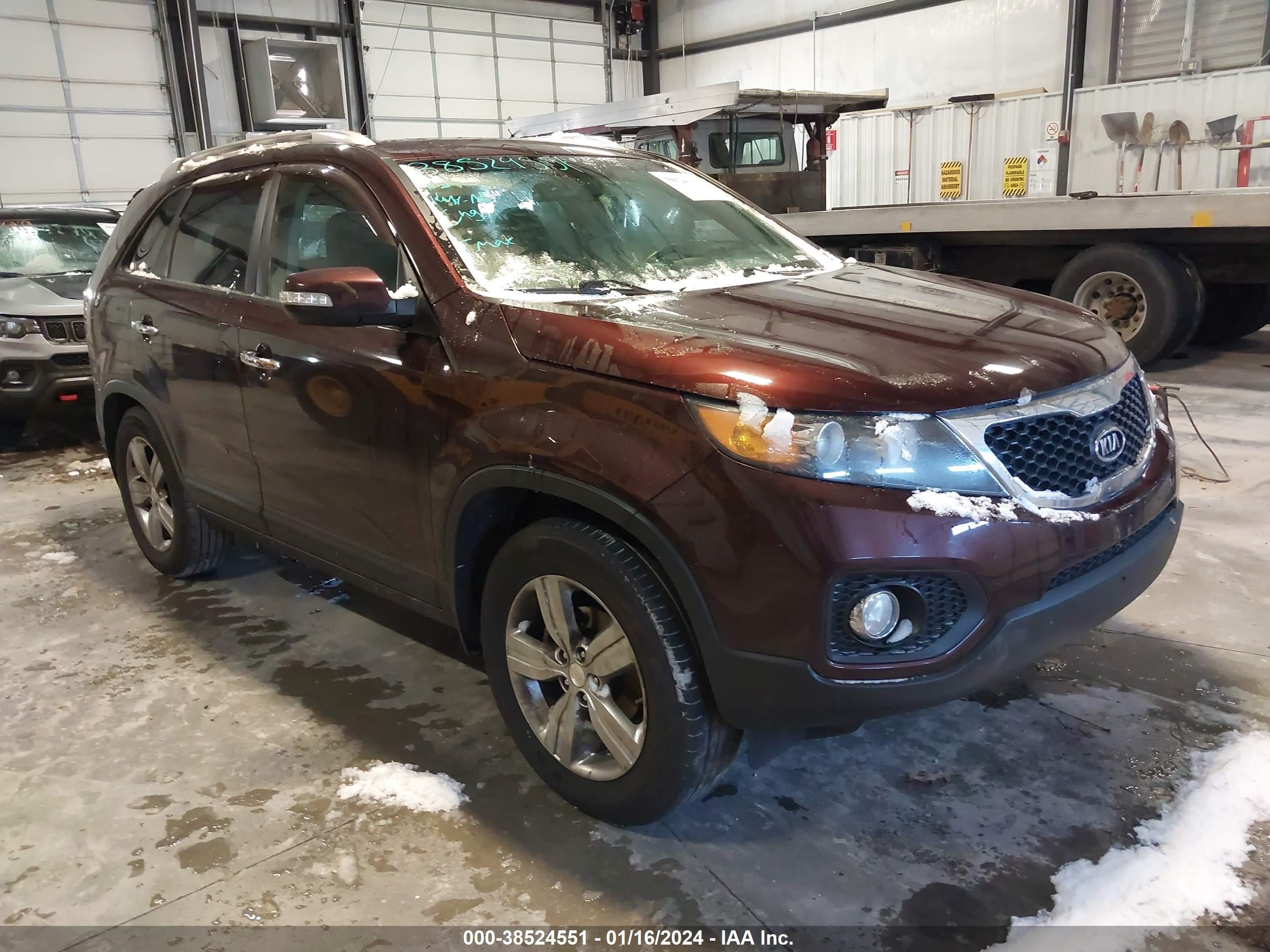 KIA SORENTO 2013 5xyku3a60dg372066