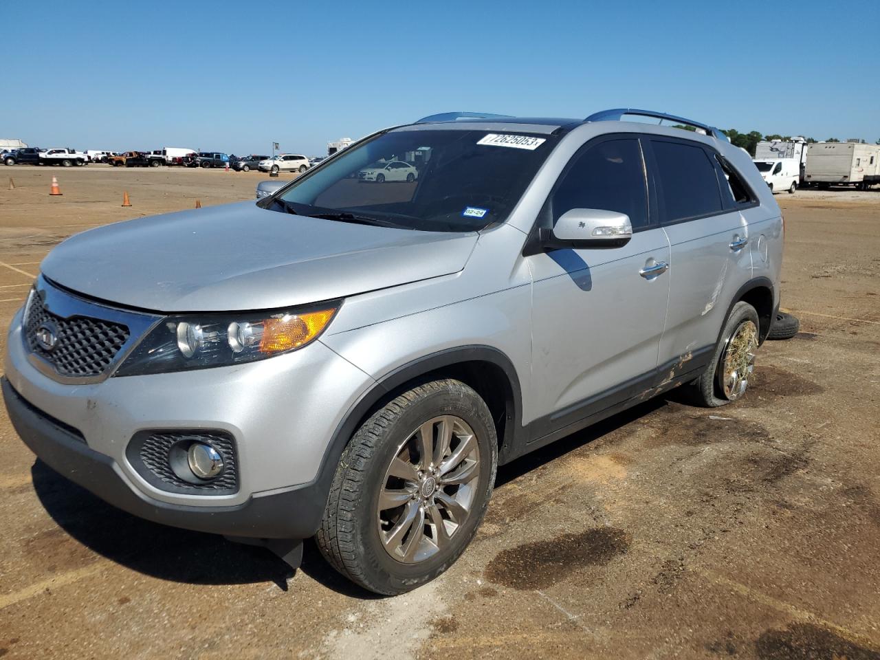 KIA SORENTO 2011 5xyku4a22bg176324