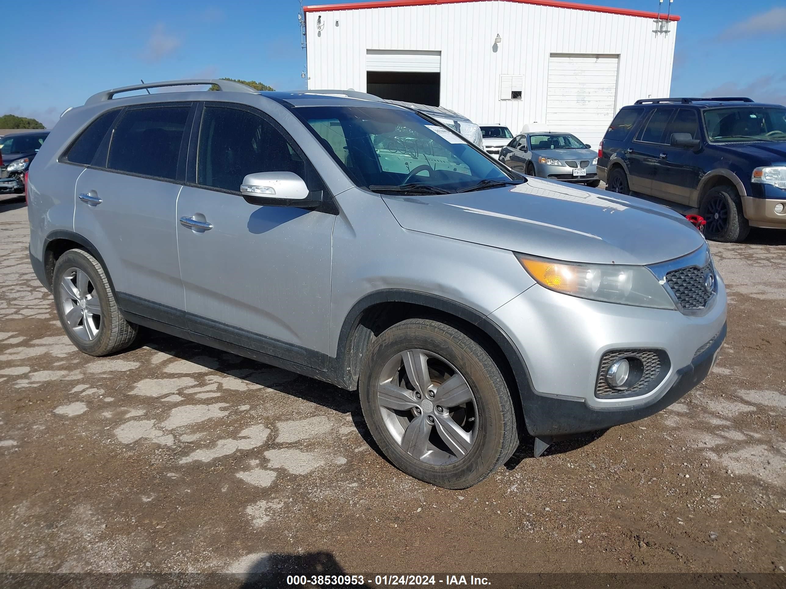 KIA SORENTO 2013 5xyku4a28dg409805