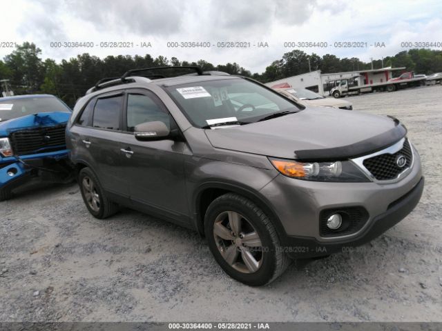 KIA SORENTO 2013 5xyku4a28dg411229