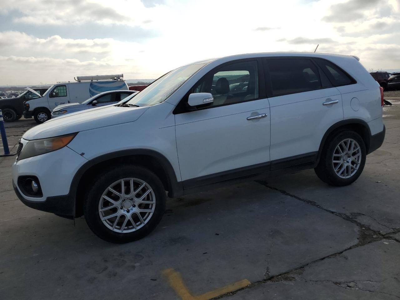 KIA SORENTO 2011 5xyku4a2xbg018345