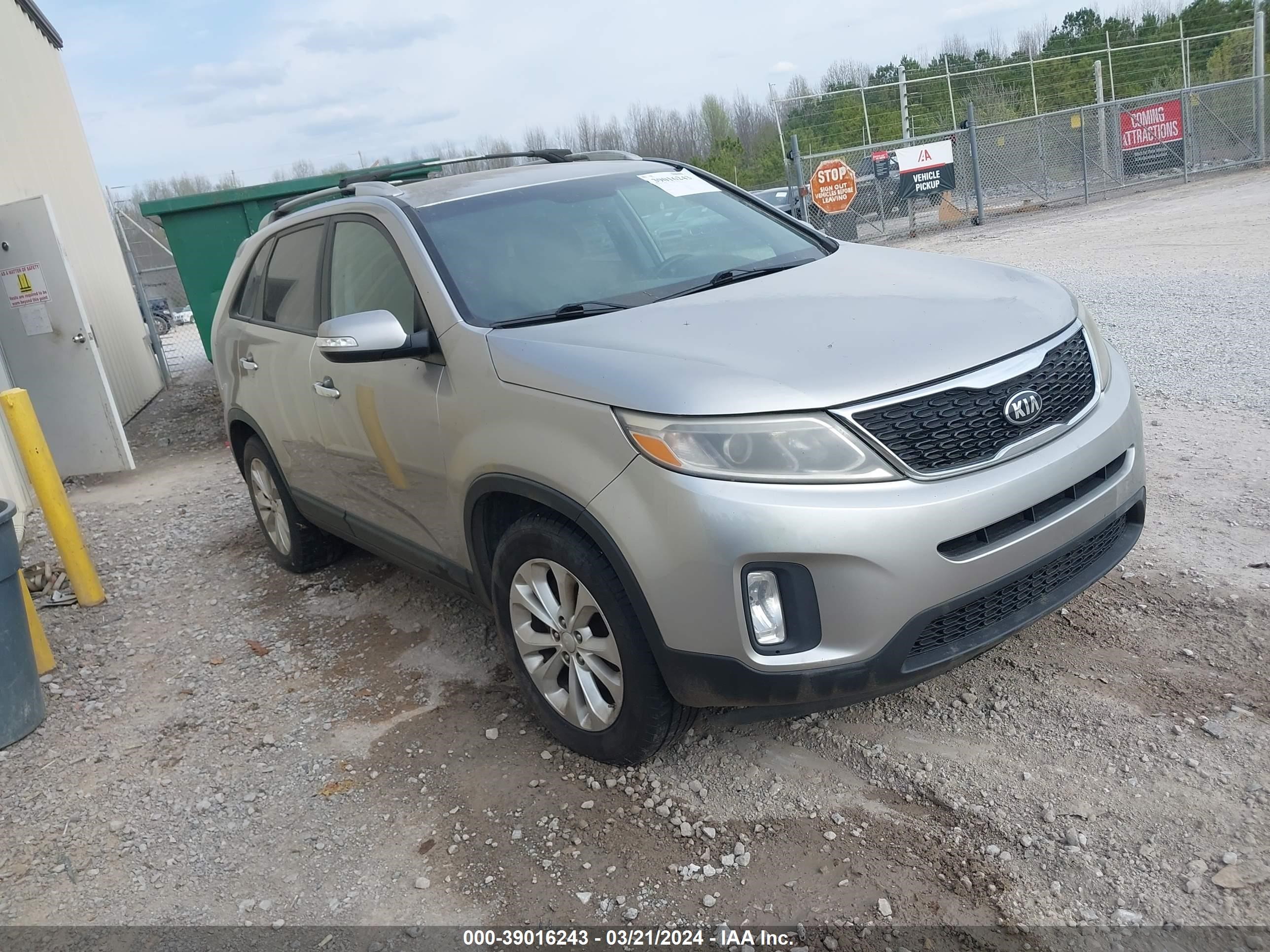 KIA SORENTO 2014 5xyku4a72eg497831