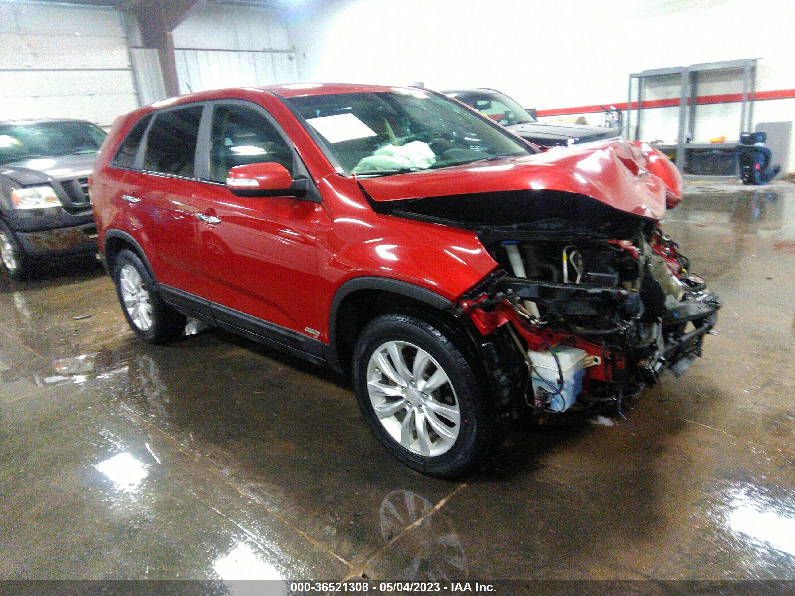 KIA SORENTO 2011 5xykuca10bg021420