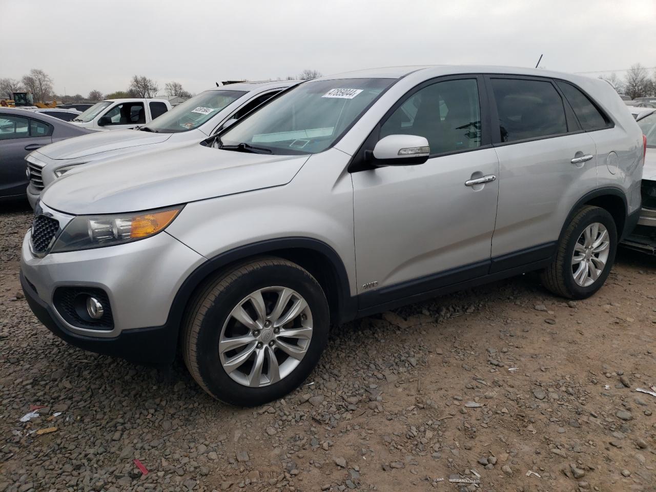 KIA SORENTO 2011 5xykuca10bg029422