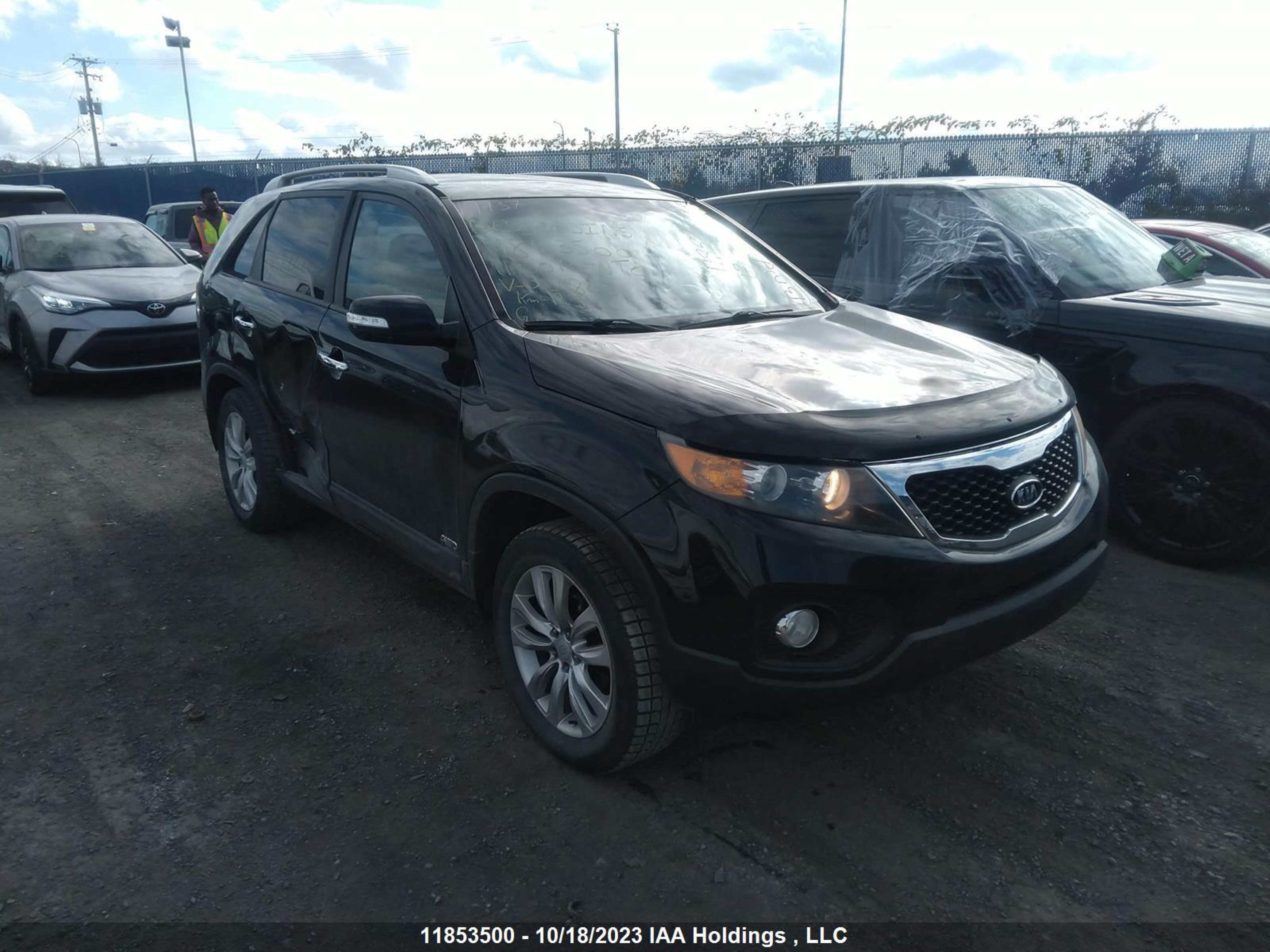 KIA SORENTO 2011 5xykuca12bg024805