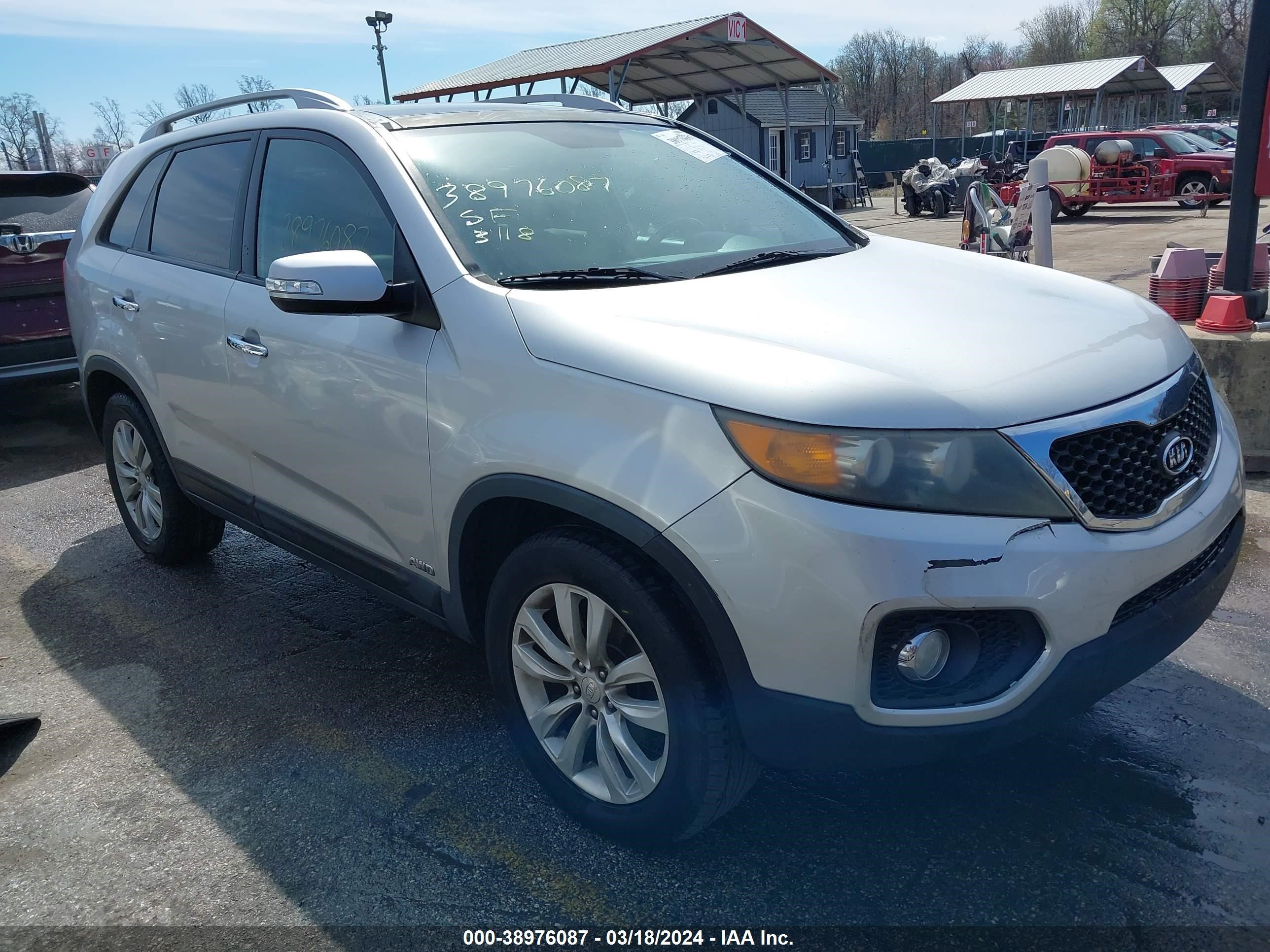 KIA SORENTO 2011 5xykuda21bg055767