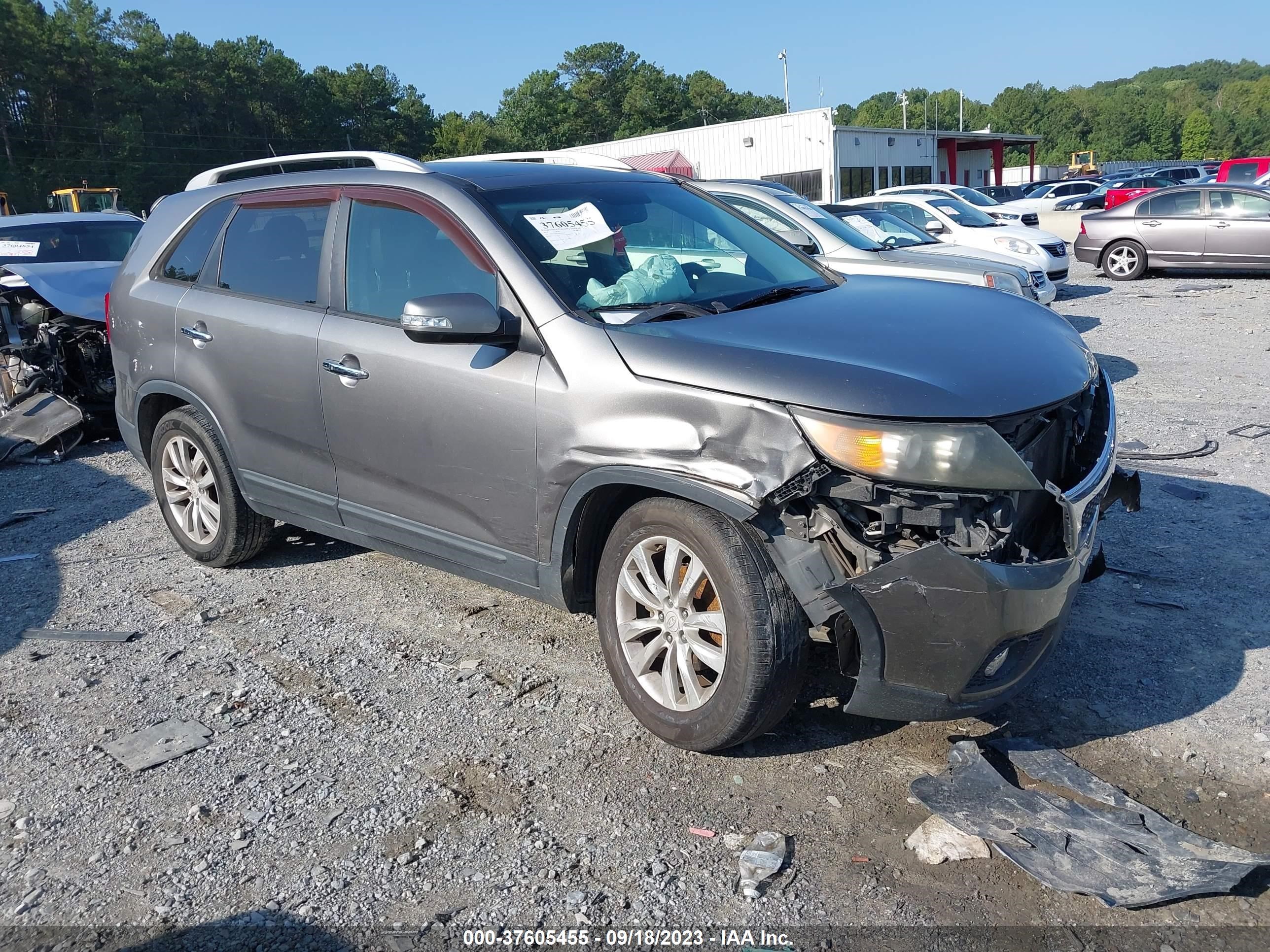 KIA SORENTO 2011 5xykuda23bg059772