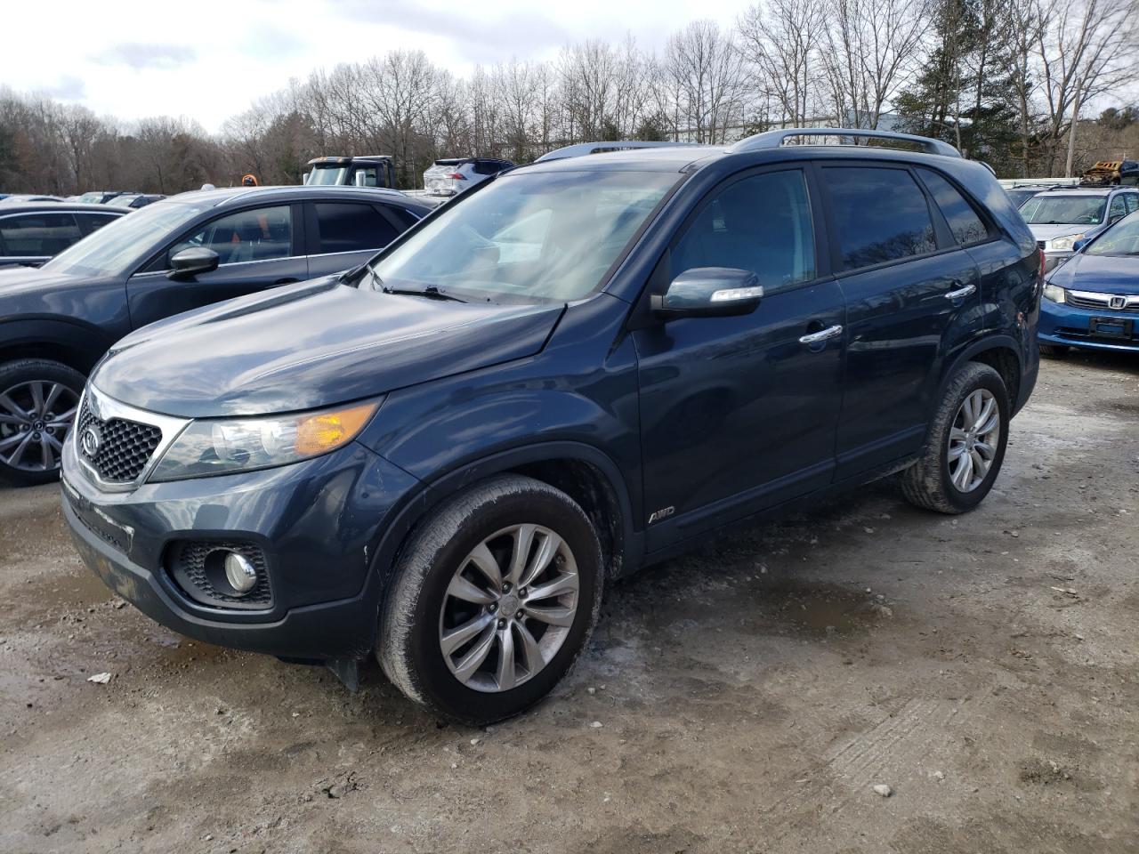 KIA SORENTO 2011 5xykuda29bg055922