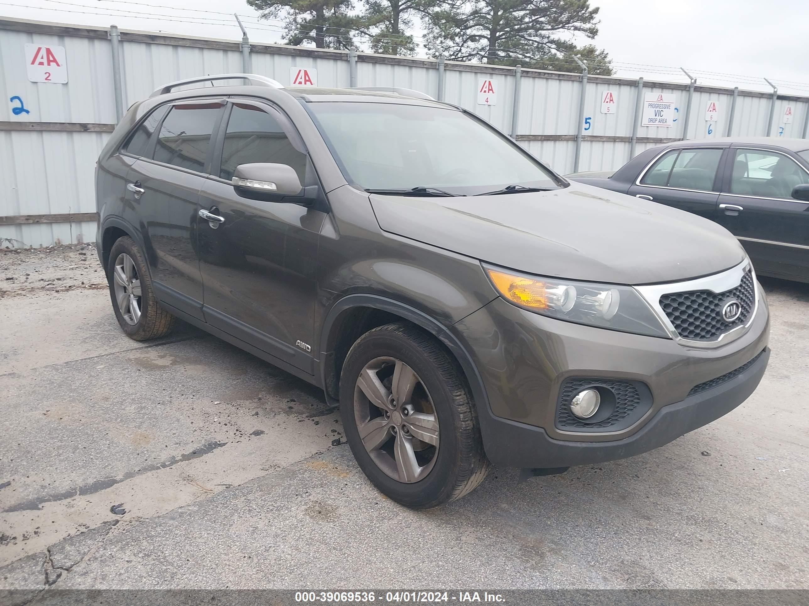 KIA SORENTO 2013 5xykuda29dg328019