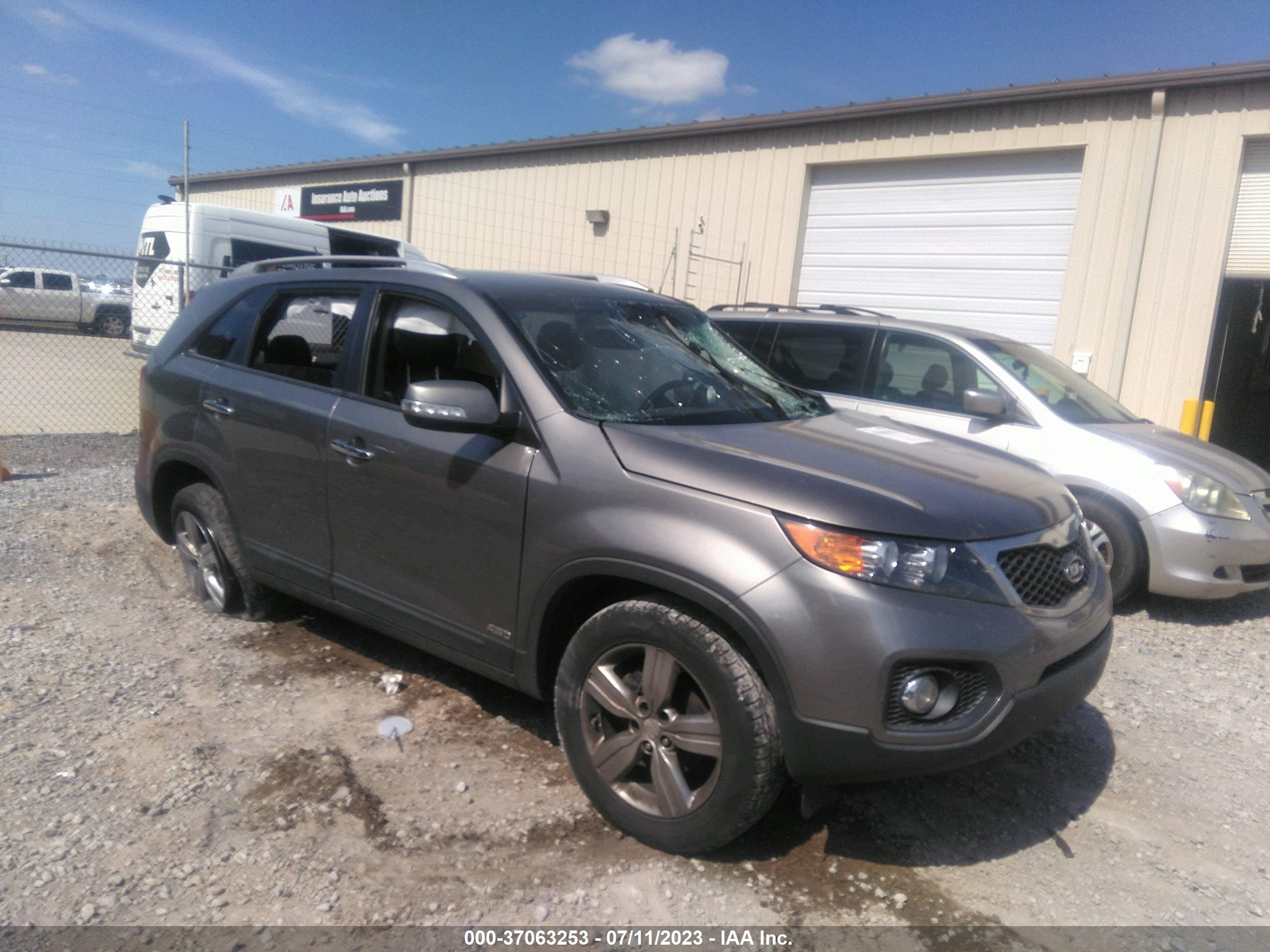 KIA SORENTO 2013 5xykuda67dg385001