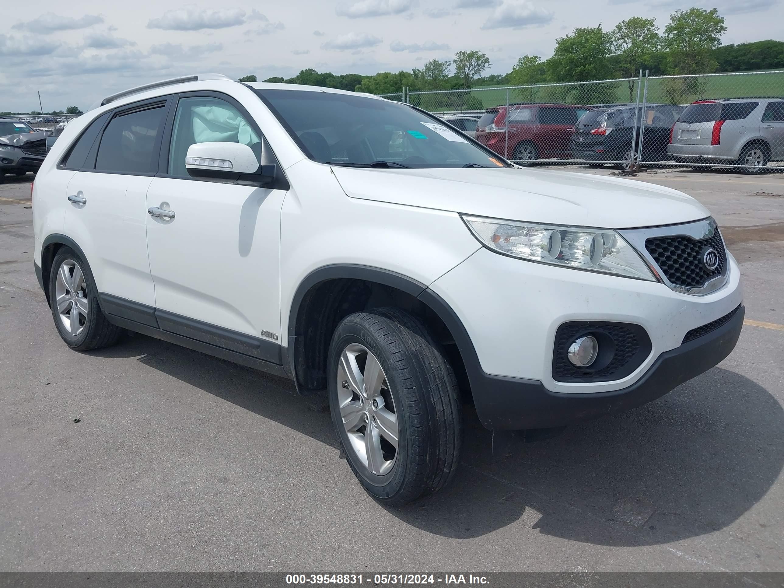 KIA SORENTO 2012 5xykuda69cg244641