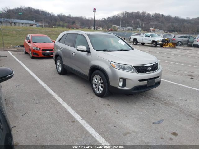 KIA SORENTO 2015 5xykuda73fg603298