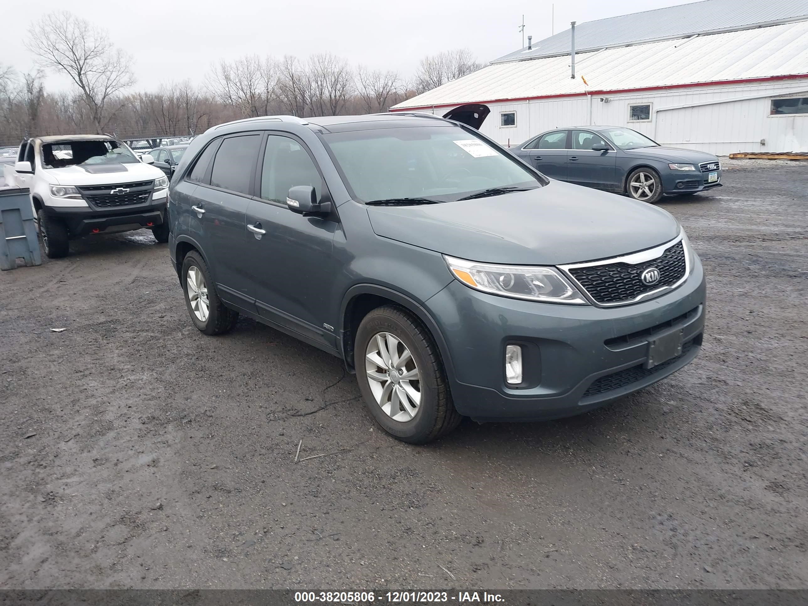 KIA SORENTO 2014 5xykuda74eg468475