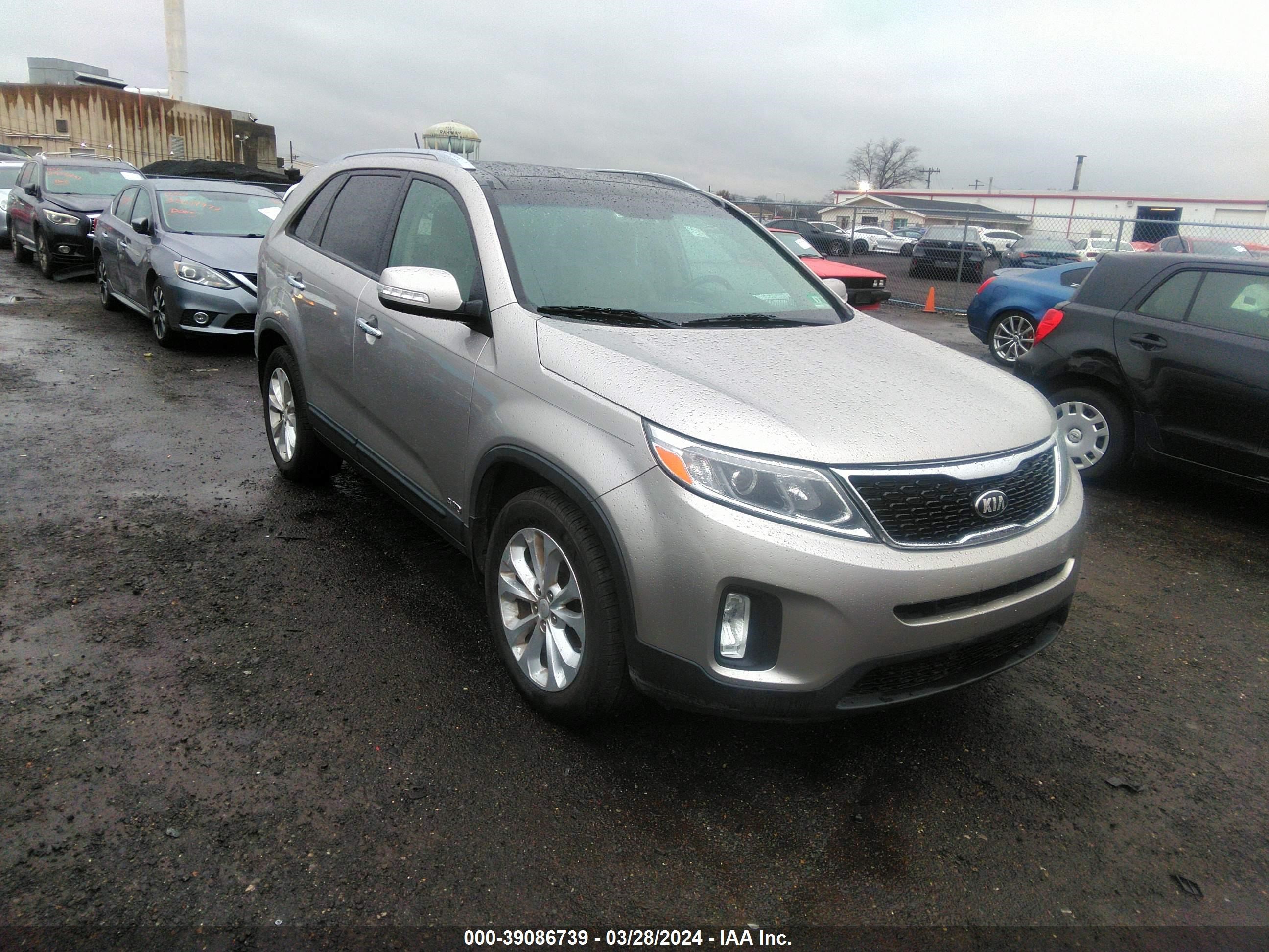 KIA SORENTO 2014 5xykuda76eg550272