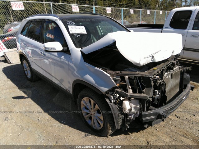 KIA SORENTO 2014 5xykuda7xeg452412