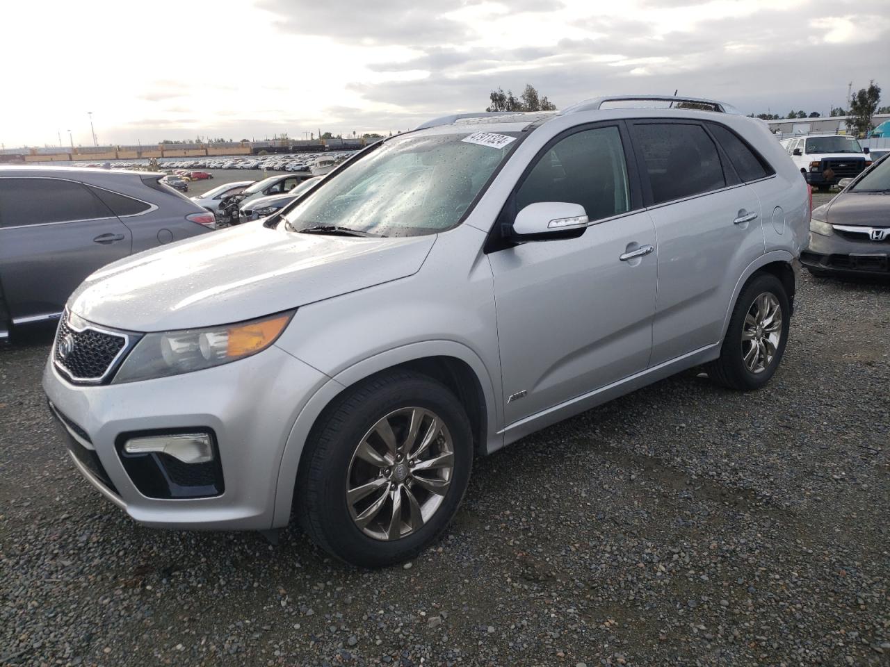 KIA SORENTO 2011 5xykwda24bg120668