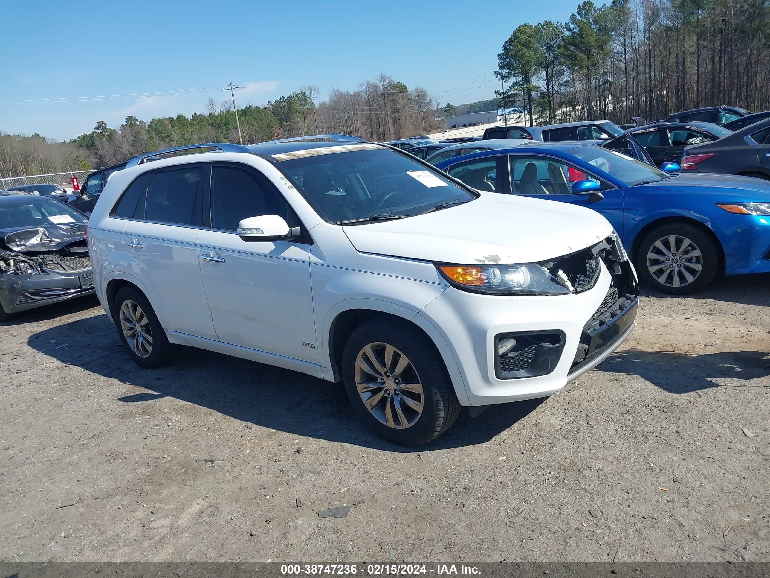 KIA SORENTO 2011 5xykwda25bg121084