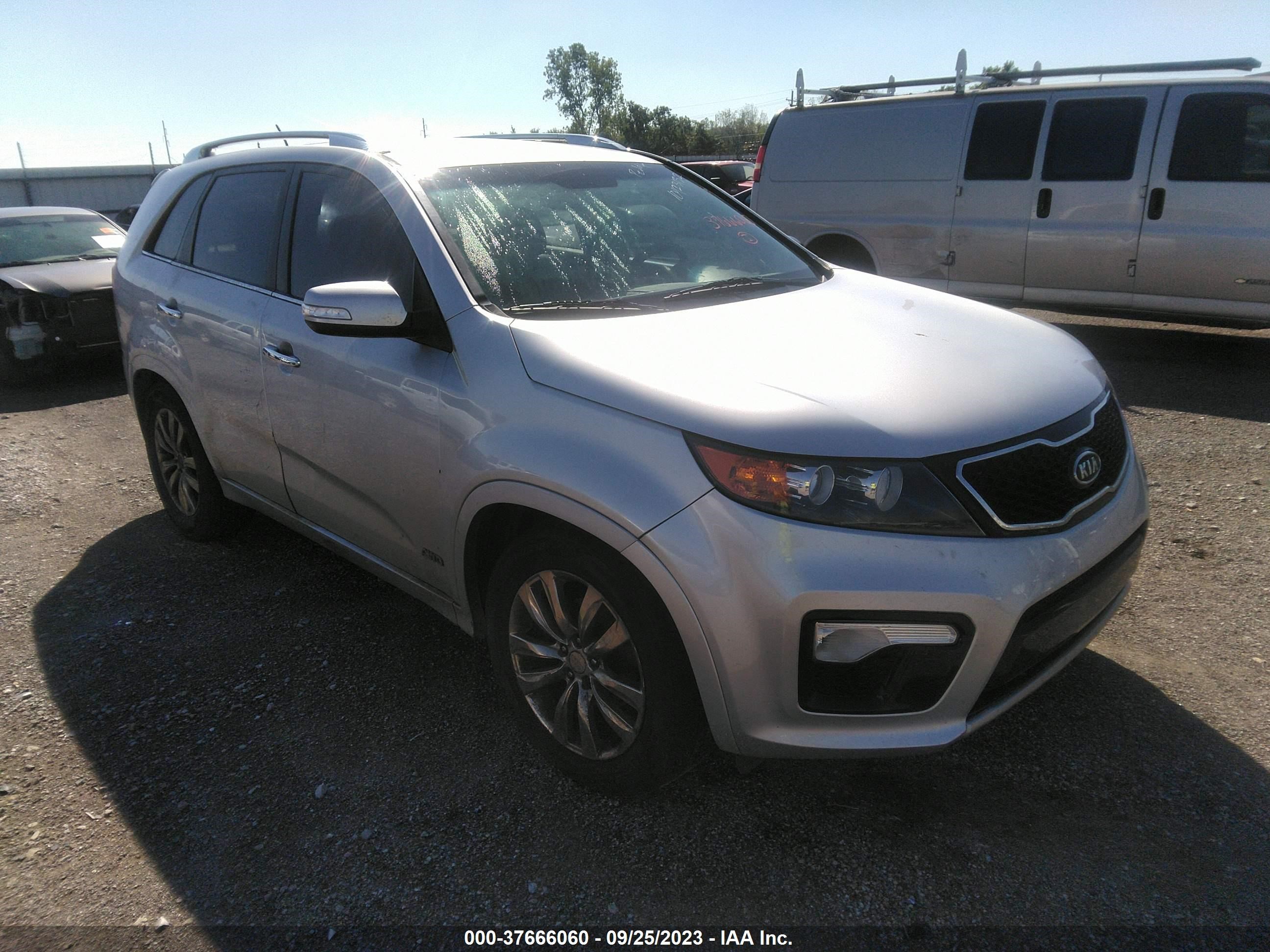 KIA SORENTO 2011 5xykwda27bg122477