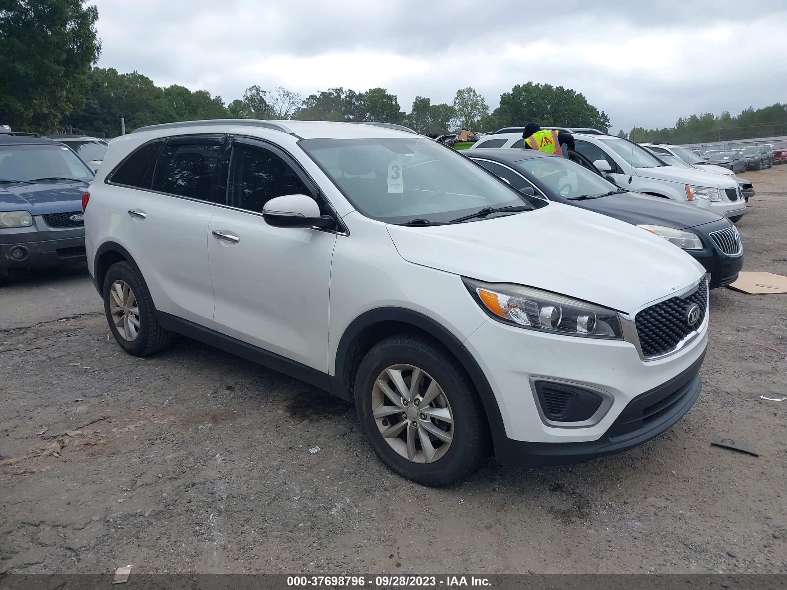 KIA SORENTO 2017 5xypg4a31hg237094