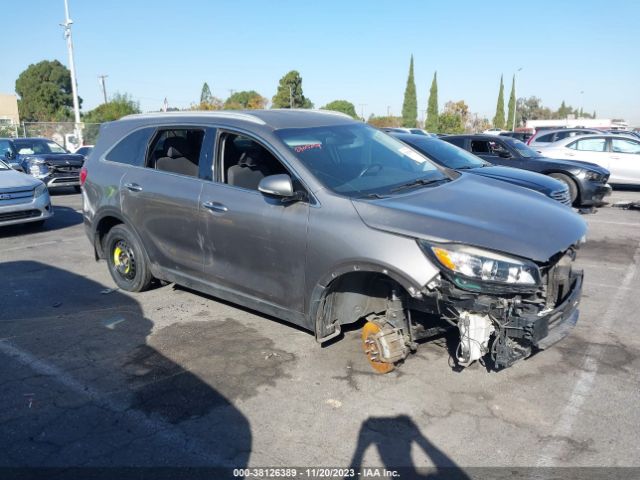 KIA SORENTO 2017 5xypg4a31hg283945