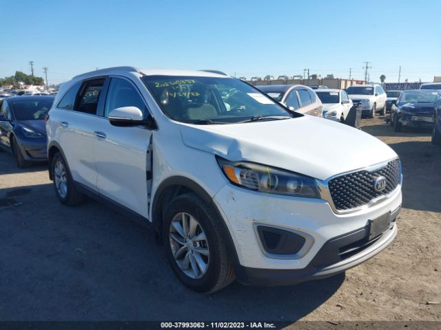 KIA SORENTO 2018 5xypg4a31jg347312