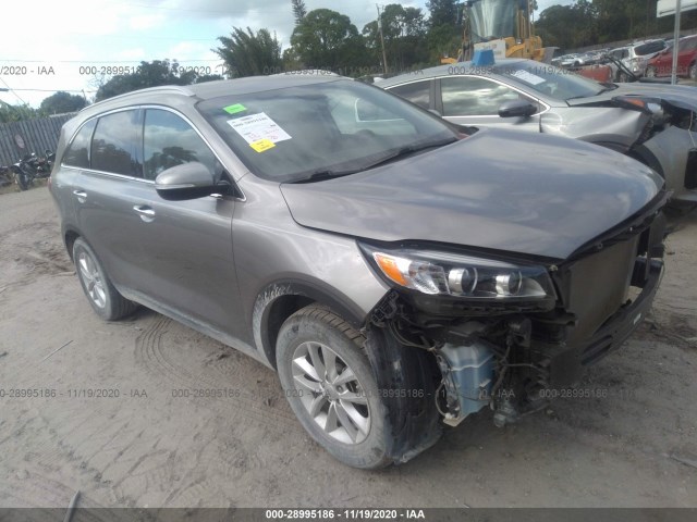 KIA SORENTO 2018 5xypg4a31jg373392