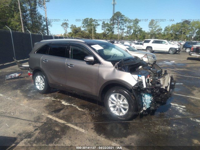 KIA SORENTO 2018 5xypg4a31jg404544