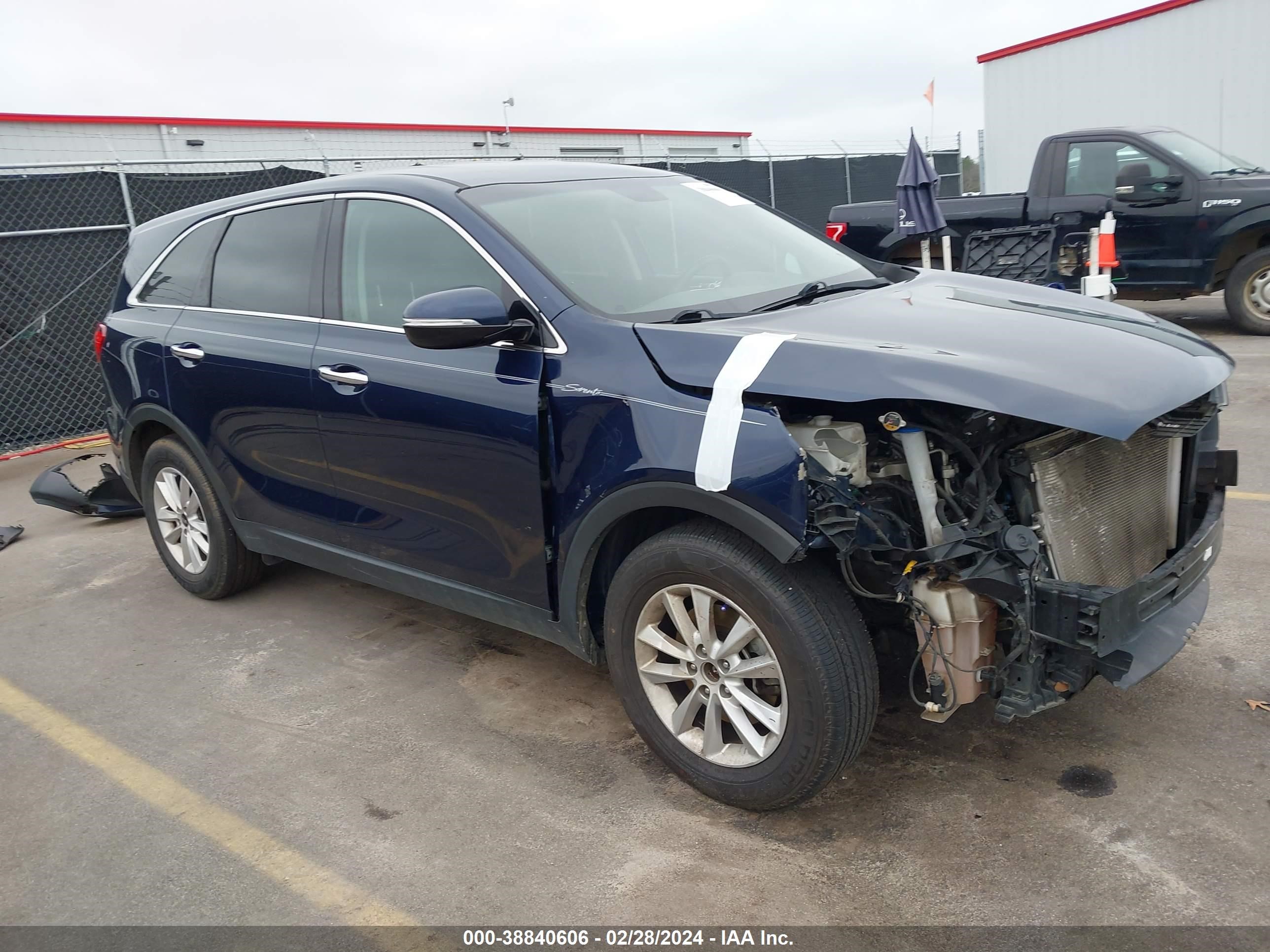 KIA SORENTO 2018 5xypg4a31kg504872