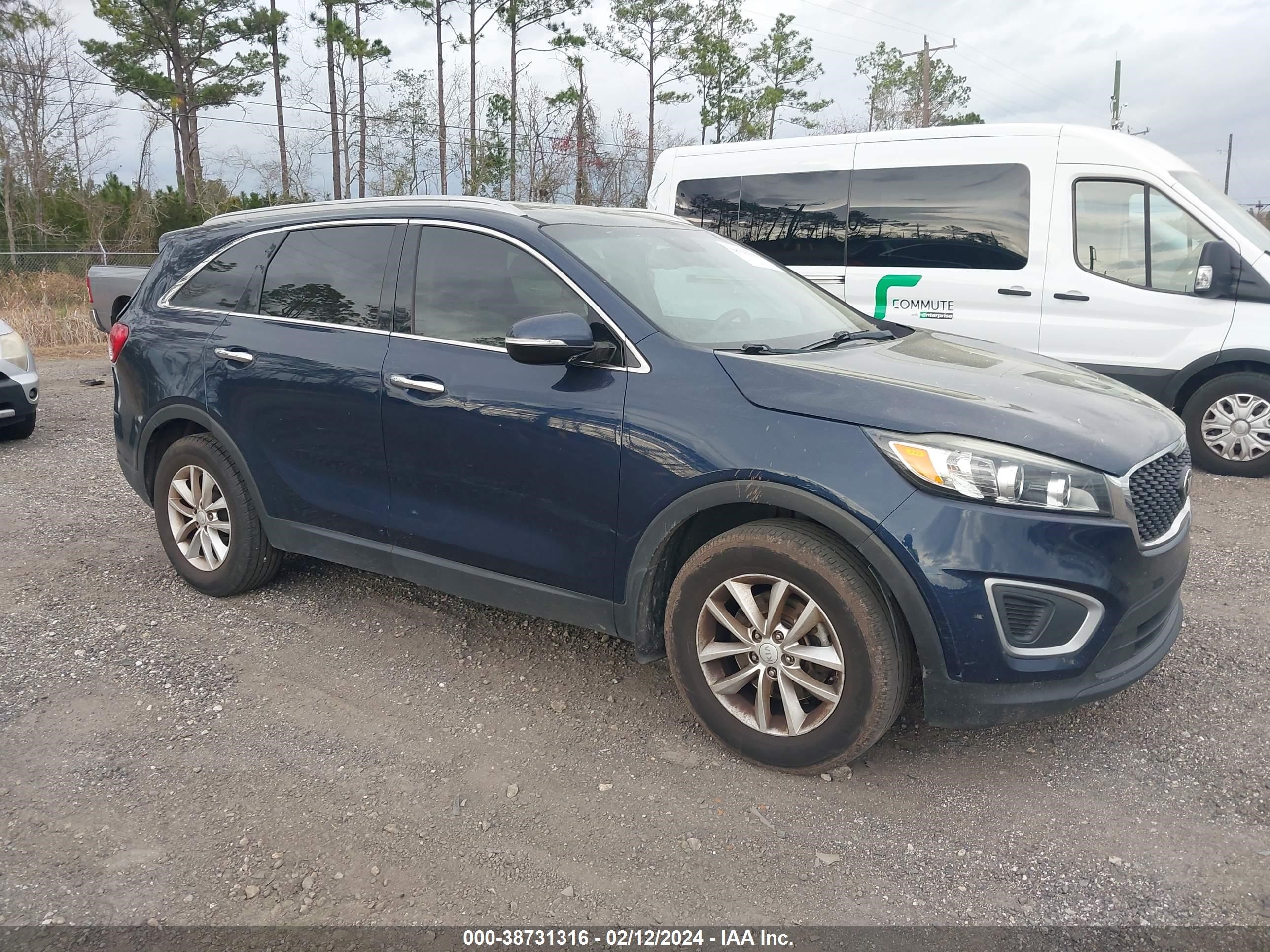 KIA SORENTO 2018 5xypg4a32jg408375