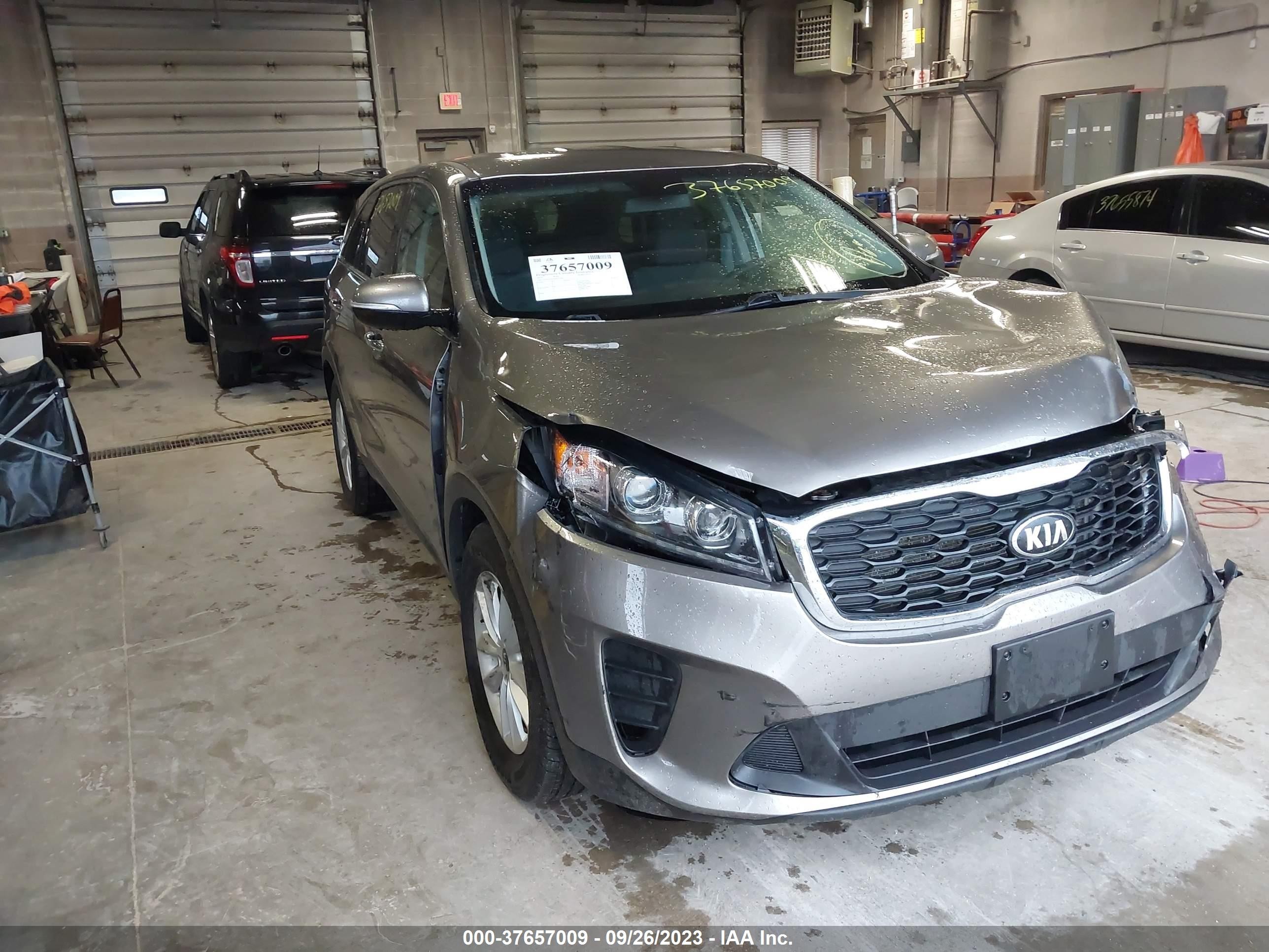 KIA SORENTO 2019 5xypg4a32kg537542