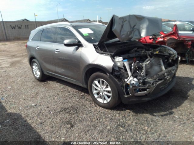 KIA SORENTO 2018 5xypg4a33jg405971