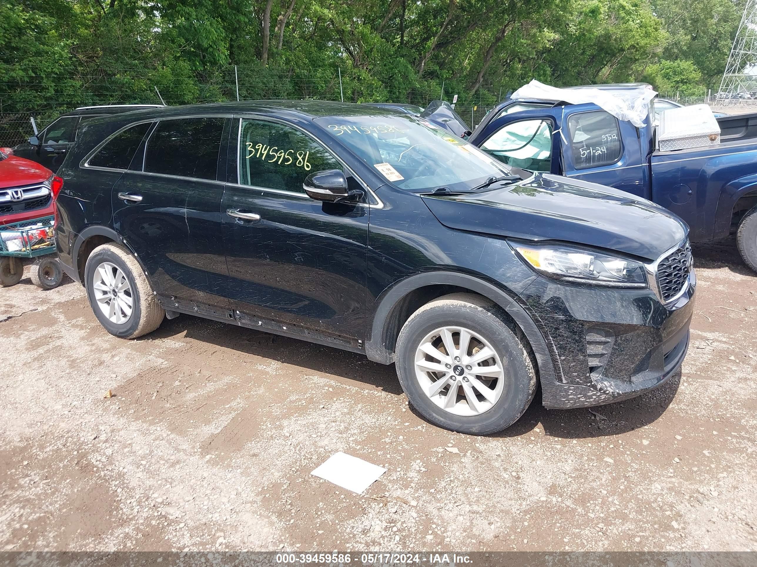 KIA SORENTO 2019 5xypg4a33kg581579