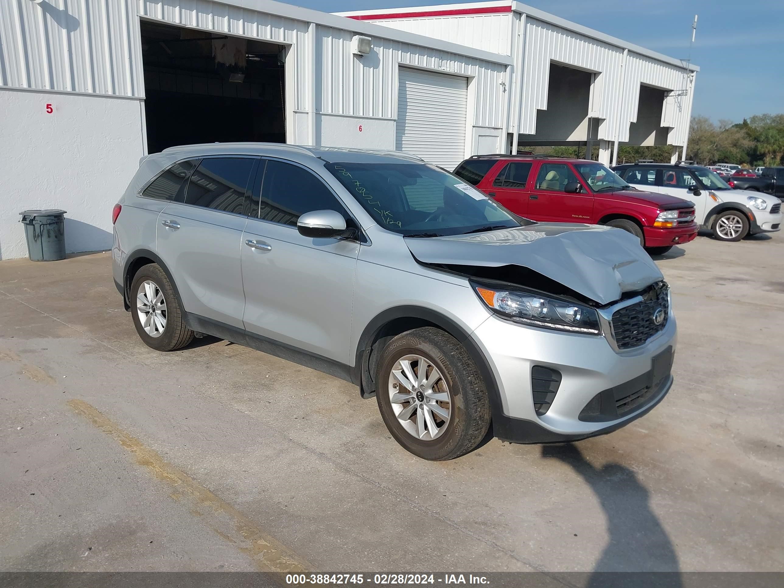 KIA SORENTO 2019 5xypg4a33kg597054