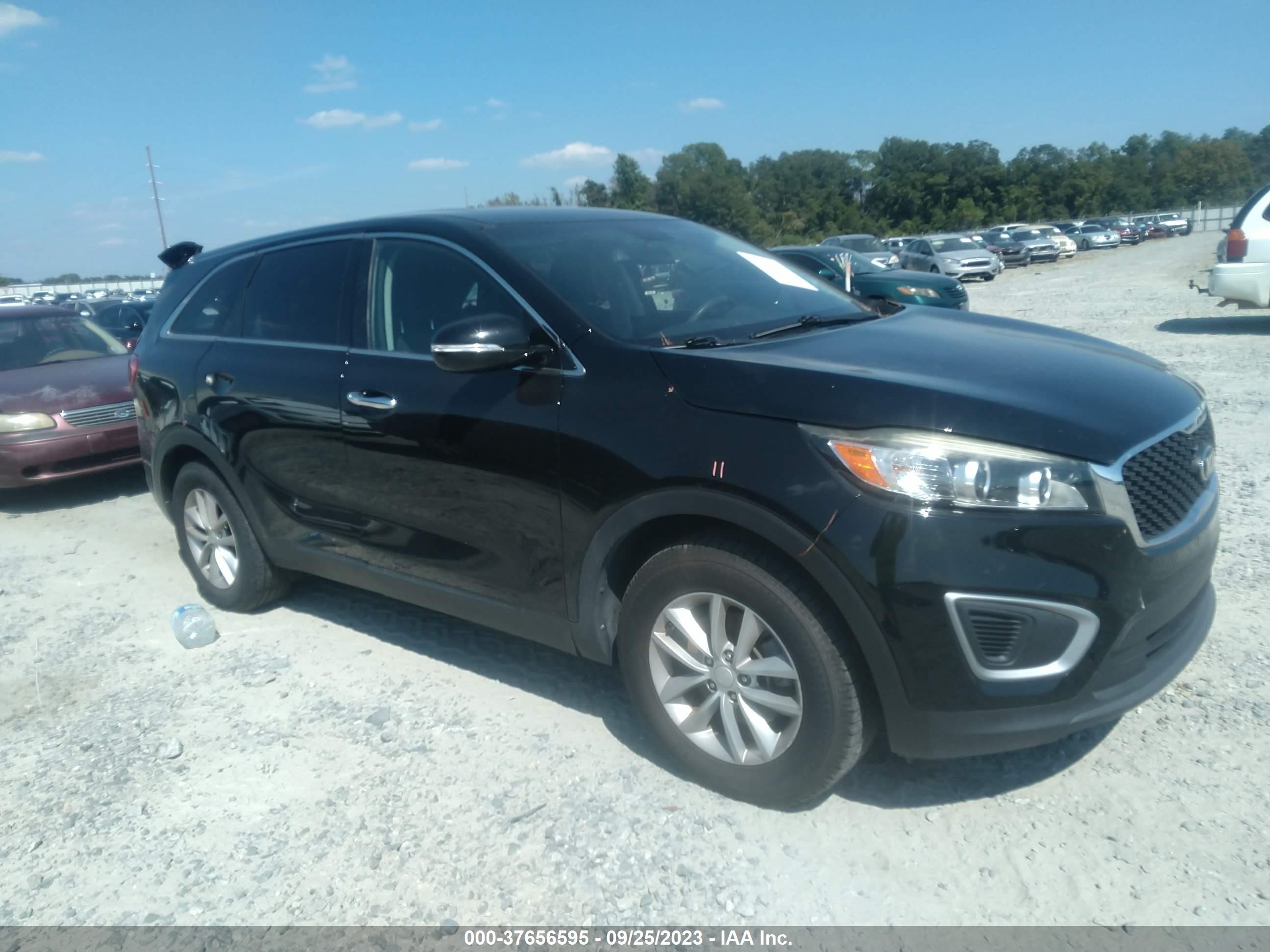 KIA SORENTO 2017 5xypg4a34hg272454